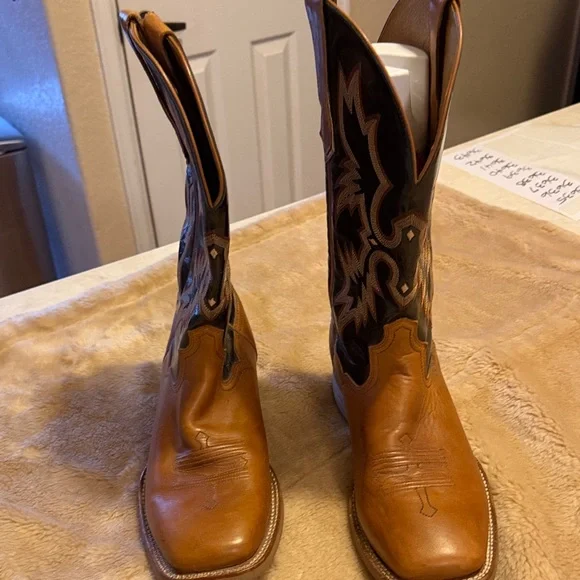 Ariat western boots 3635 - Picture 1 of 10